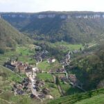 Baume-les-Messieurs vue du ciel dans le Jura