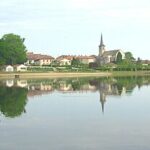 Vue de Flavignac depuis la rive du lac Saint Fortunat