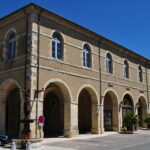 Les halls de Fleurance avec ses arches