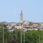 Vue de Cognac depuis la ville basse