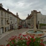 Image de la place de la petite bourgade de Champlitte.