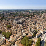 Vue aérienne des arènes d'Arles