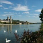 Vue de l'abbaye de Pont-à-Mousson depuis la Moselle
