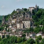 Vue de Rocamadour sur son éperon rocheux