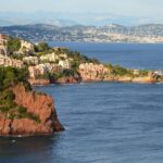 Vue de Théoule-sur-Mer depuis la côte