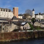 Vue de Pau depuis les berges du Gave de Pau