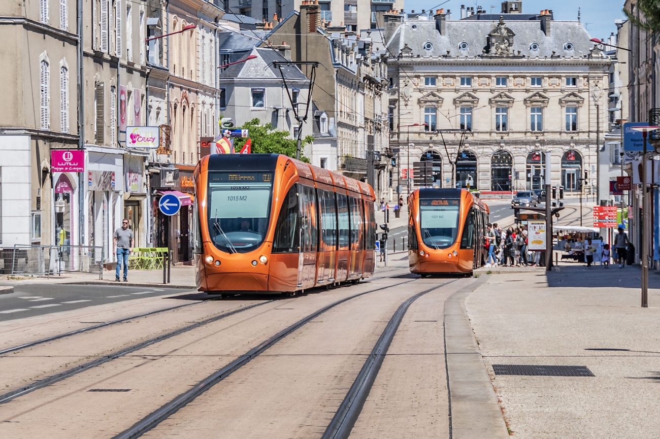 premier bus hydrogène articulé circulant au Mans