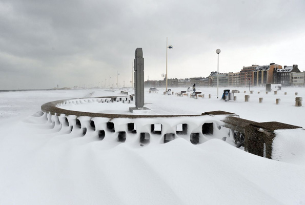 Jeunes élus écharpe tricolore engagement démocratique