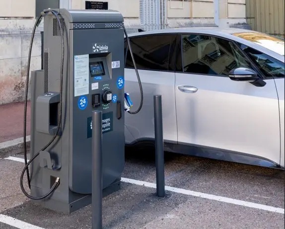 station de recharge rapide centre-ville