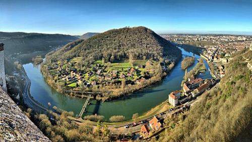 Besancon boucle du Doubs depuis le rempart ouest de la Citadelle