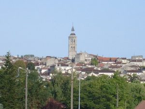 Vue de Cognac depuis la ville basse - panoramio